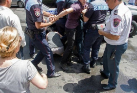 Opposition activists detained in Yerevan